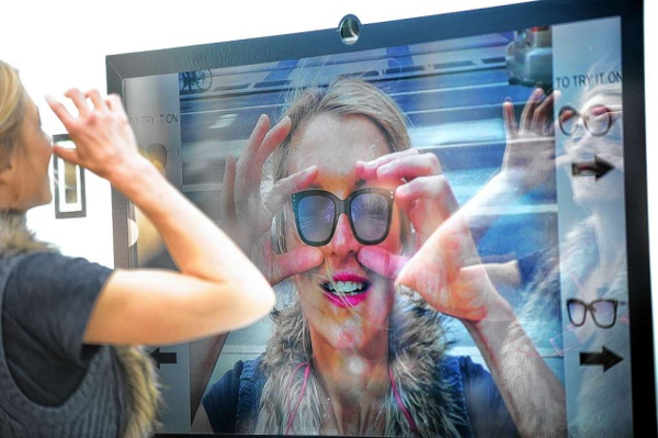 BloomingdalesSunglassesWindow